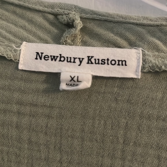 ⭐️NEW⭐️Oversized short sleeve top - Picture 3 of 4